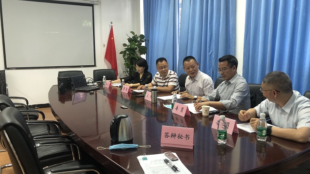 20200529免费成人电影
顺利举行硕士论文答辩（图2）.jpg